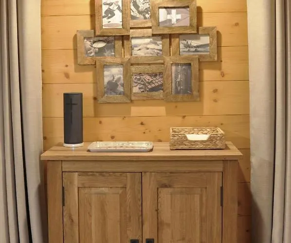 Edelweiss Stunning Glacier View 木屋 *